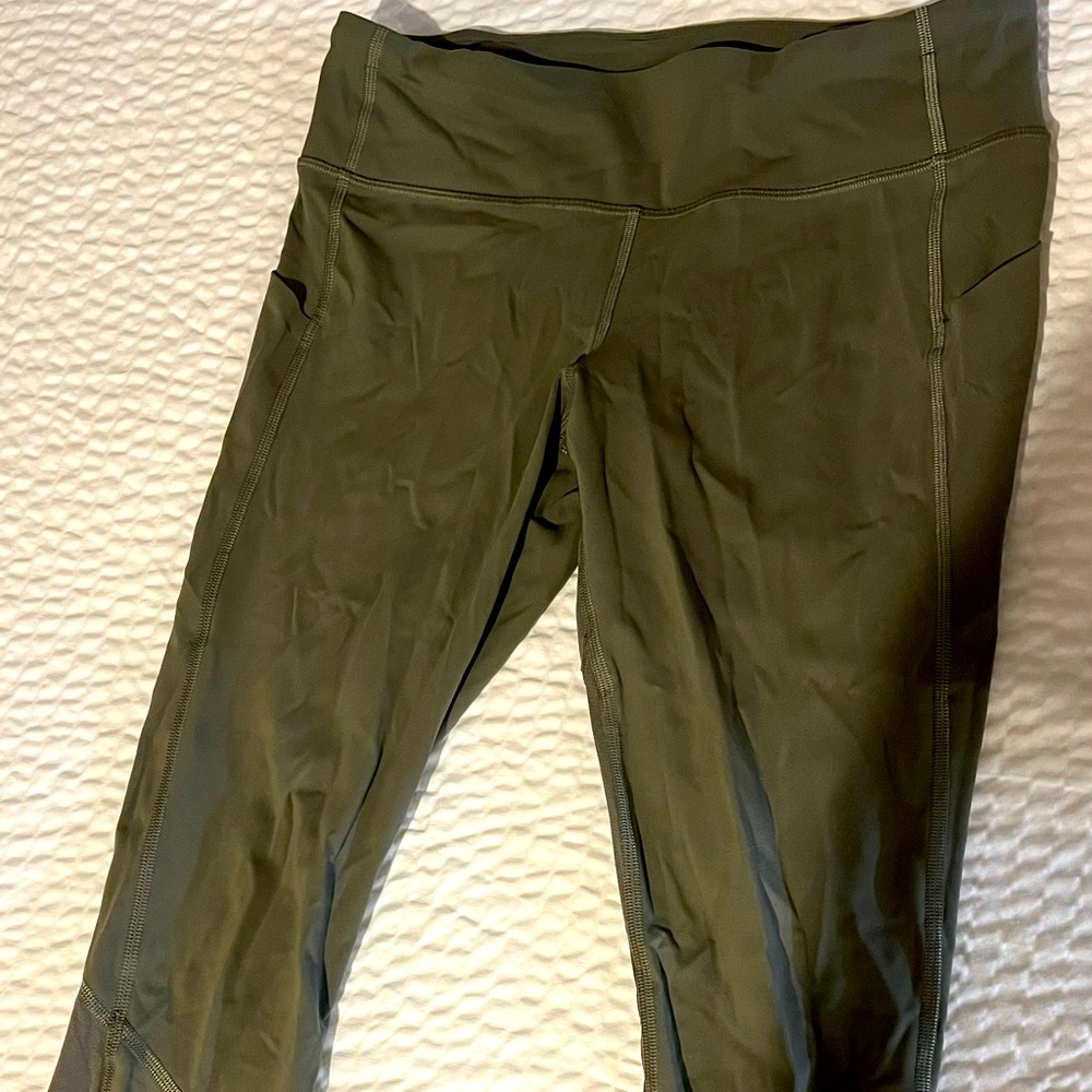 Lululemon leggings! 💚